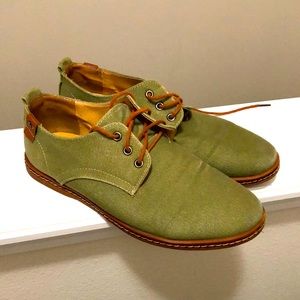 Green casual dress shoes